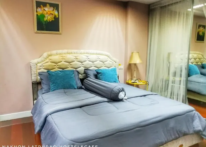 Nakhon Latphrao * Bangkok